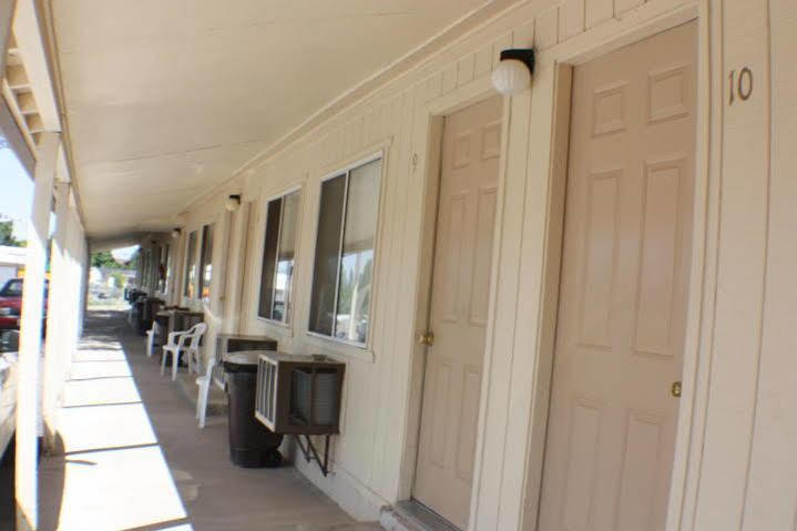 Crimson Hills Motel Parowan Bagian luar foto